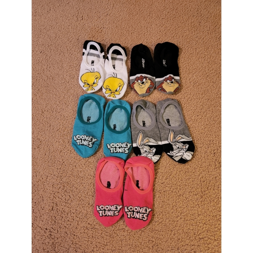 Five pairs of Looney Tunes ankle socks